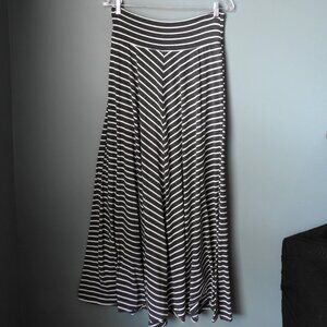 New Directions Maxi Skirt Size L Stretch Pull on Long White and Gray Stripes